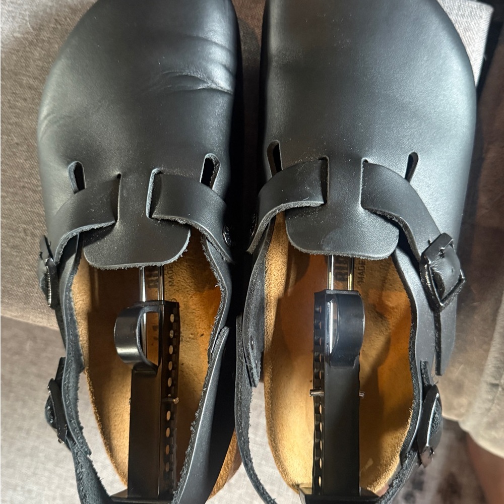 Birkenstock Black leather Clog